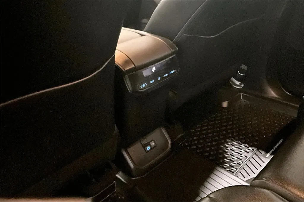 2022 Toyota Highlander XLE photo 4