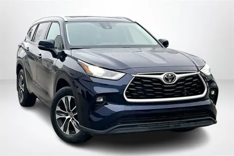 Another view of 2022 Toyota Highlander XLE for sale in Spring Lake, MI at Lakeside Automotive Group