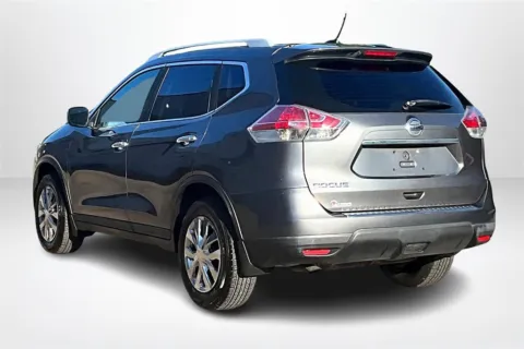 More photos of 2016 Nissan Rogue S at Lakeside Automotive Group, MI