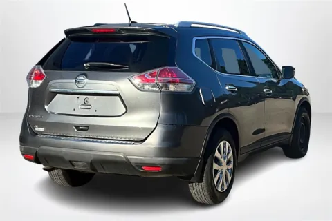 More photos of 2016 Nissan Rogue S at Lakeside Automotive Group, MI