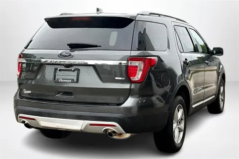 More photos of 2016 Ford Explorer XLT at Lakeside Automotive Group, MI