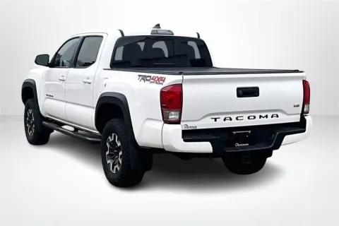 More photos of 2017 Toyota Tacoma at Lakeside Automotive Group, MI