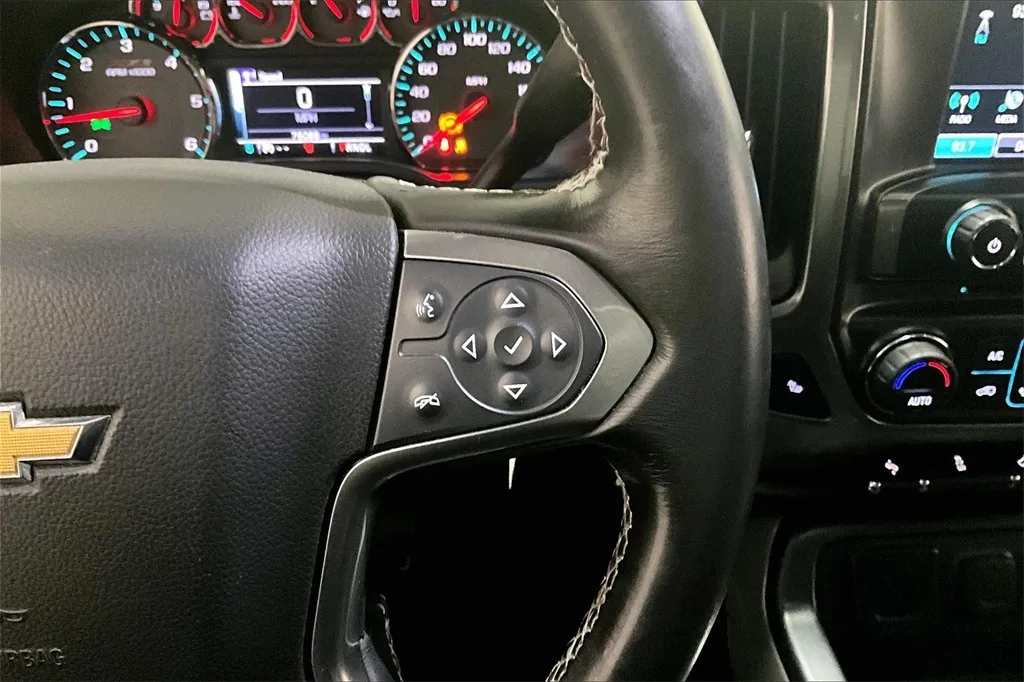 2017 Chevrolet Silverado 1500 LT photo 4