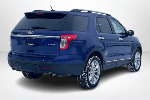 More photos of 2015 Ford Explorer XLT at Lakeside Automotive Group, MI