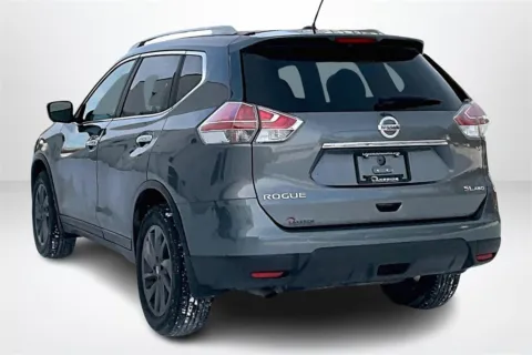 More photos of 2016 Nissan Rogue at Lakeside Automotive Group, MI