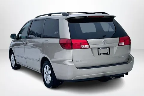 More photos of 2004 Toyota Sienna XLE at Lakeside Automotive Group, MI