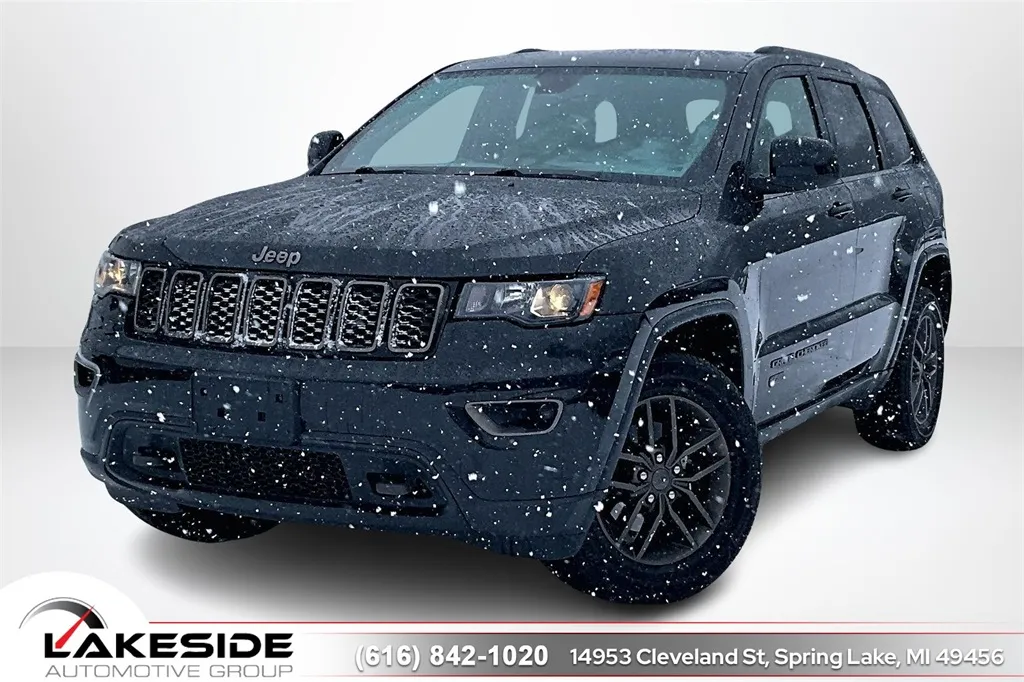 2016 Jeep Grand Cherokee Laredo's photo