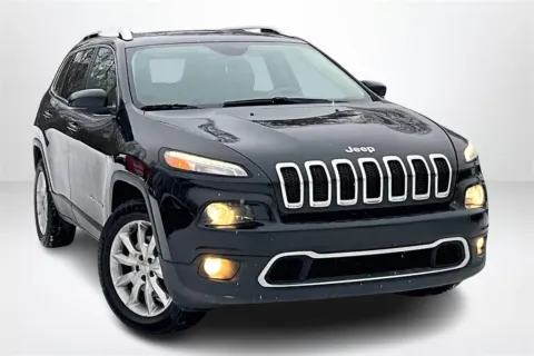 Another view of 2016 Jeep Cherokee Limited for sale in Spring Lake, MI at Lakeside Automotive Group