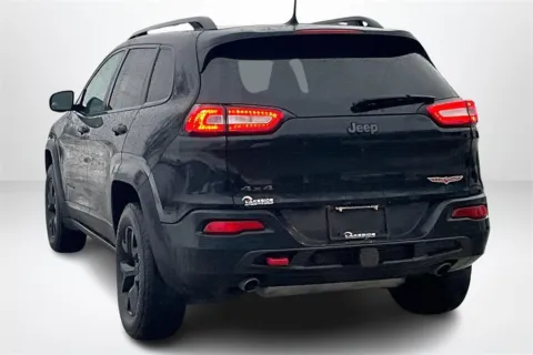 More photos of 2016 Jeep Cherokee Trailhawk at Lakeside Automotive Group, MI