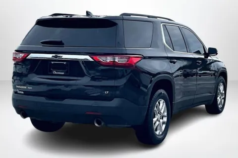 More photos of 2021 Chevrolet Traverse LT at Lakeside Automotive Group, MI