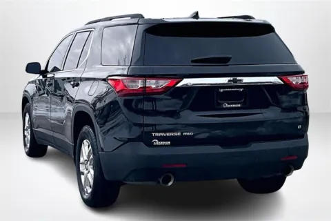 More photos of 2021 Chevrolet Traverse LT at Lakeside Automotive Group, MI