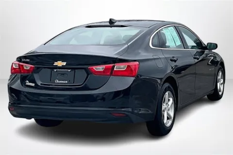 More photos of 2018 Chevrolet Malibu LS at Lakeside Automotive Group, MI