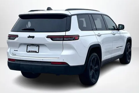 More photos of 2023 Jeep Grand Cherokee L Altitude at Lakeside Automotive Group, MI