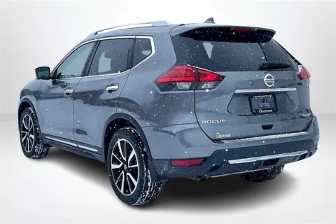 More photos of 2017 Nissan Rogue at Lakeside Automotive Group, MI