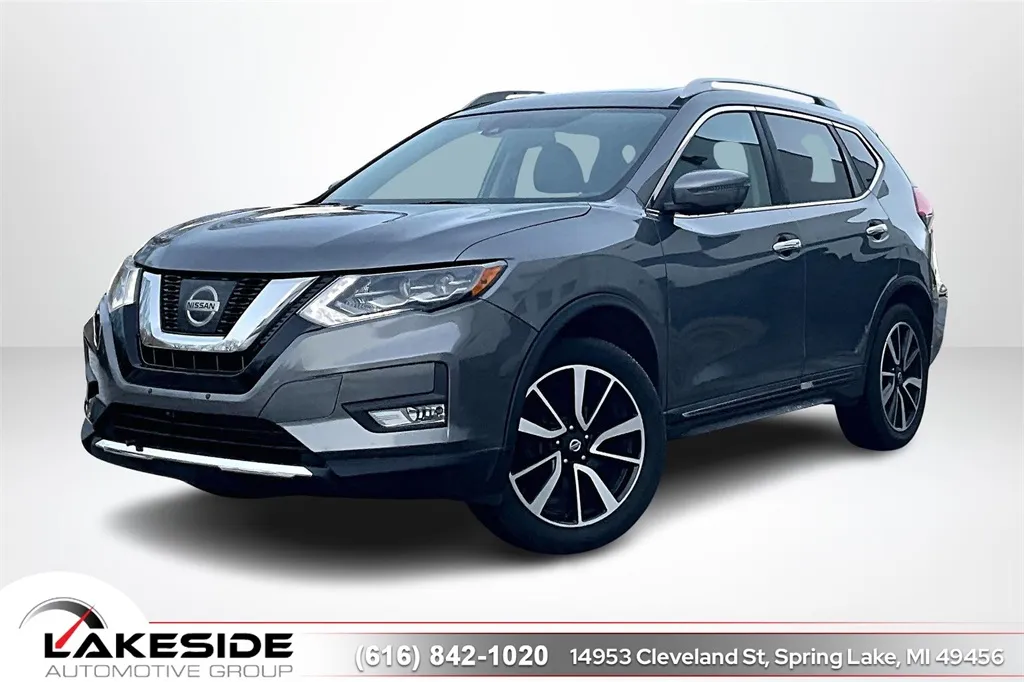 2017 Nissan Rogue SL's photo