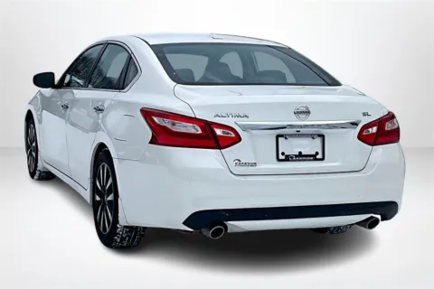 More photos of 2017 Nissan Altima 2.5 at Lakeside Automotive Group, MI