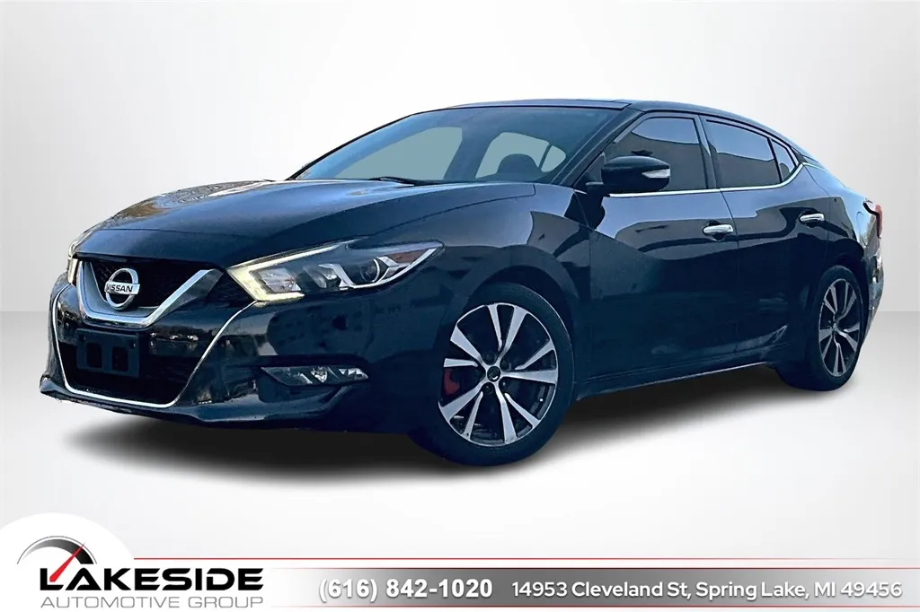 2017 Nissan Maxima SL's photo