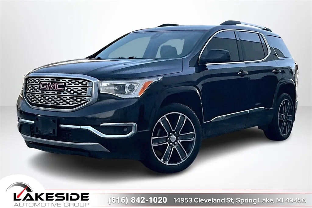 2017 GMC Acadia Denali's photo
