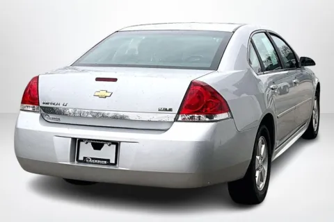 More photos of 2010 Chevrolet Impala LT at Lakeside Automotive Group, MI