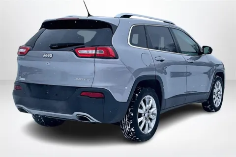 More photos of 2015 Jeep Cherokee Limited at Lakeside Automotive Group, MI