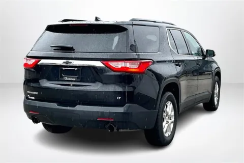 More photos of 2020 Chevrolet Traverse LT at Lakeside Automotive Group, MI