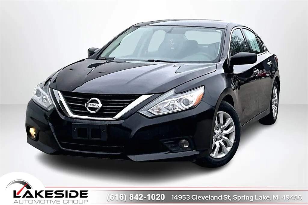 Red 2017 Nissan Altima 2.5 for sale in Spring Lake, MI