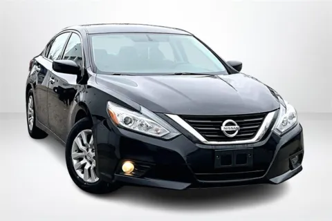 Another view of 2017 Nissan Altima 2.5 for sale in Spring Lake, MI at Lakeside Automotive Group