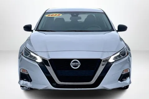 Photos of 2022 Nissan Altima 2.5 SR for sale in Spring Lake, MI at Lakeside Automotive Group
