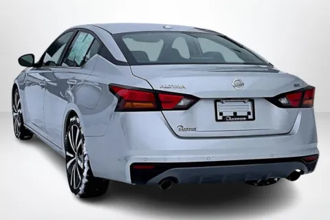 More photos of 2022 Nissan Altima 2.5 SR at Lakeside Automotive Group, MI
