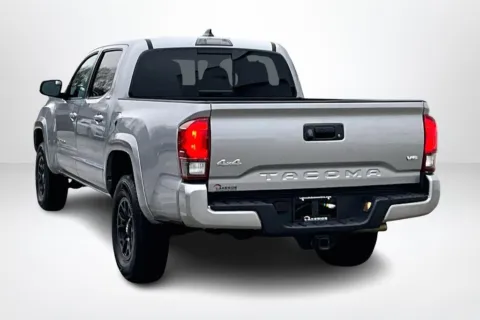 More photos of 2021 Toyota Tacoma SR5 at Lakeside Automotive Group, MI