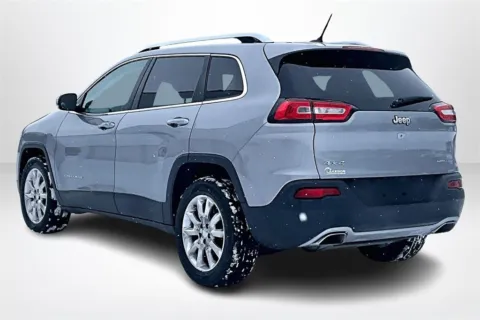 More photos of 2015 Jeep Cherokee Limited at Lakeside Automotive Group, MI