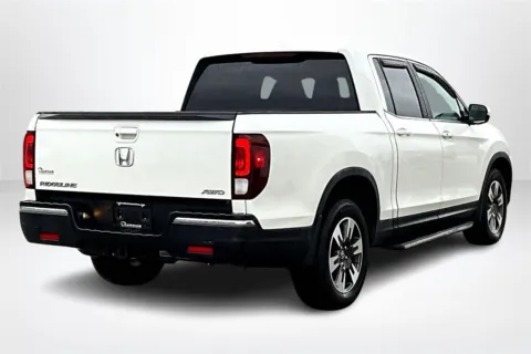More photos of 2017 Honda Ridgeline RTL at Lakeside Automotive Group, MI