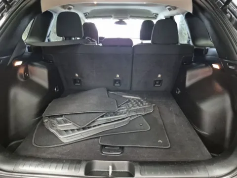 More photos of 2019 Jeep Cherokee Latitude at Lakeside Automotive Group, MI