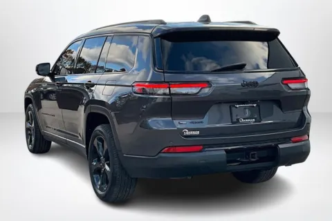 More photos of 2022 Jeep Grand Cherokee L Altitude at Lakeside Automotive Group, MI