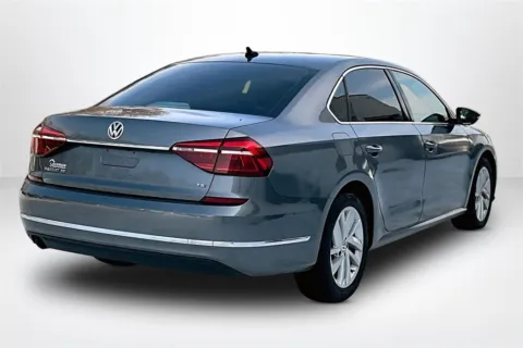 More photos of 2018 Volkswagen Passat 2.0T SE at Lakeside Automotive Group, MI