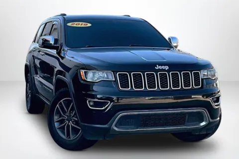 Another view of 2019 Jeep Grand Cherokee Limited for sale in Spring Lake, MI at Lakeside Automotive Group