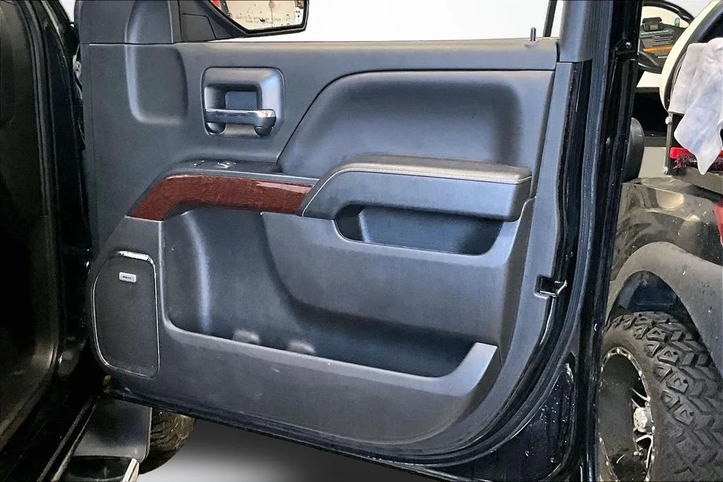 GMC Sierra photo 28