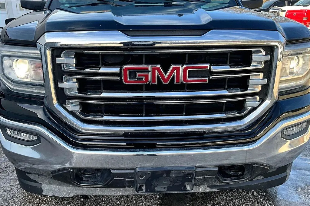 GMC Sierra photo 32