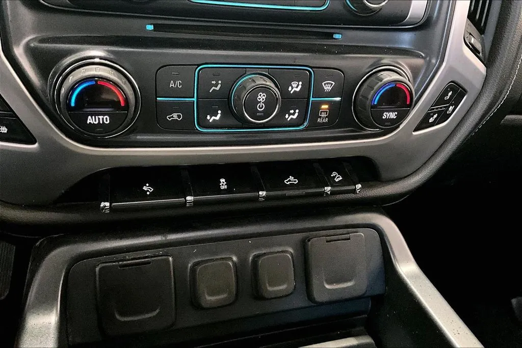 GMC Sierra photo 16