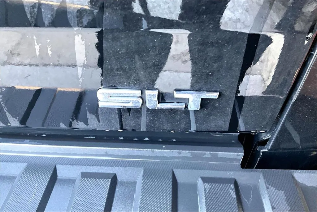 GMC Sierra photo 25