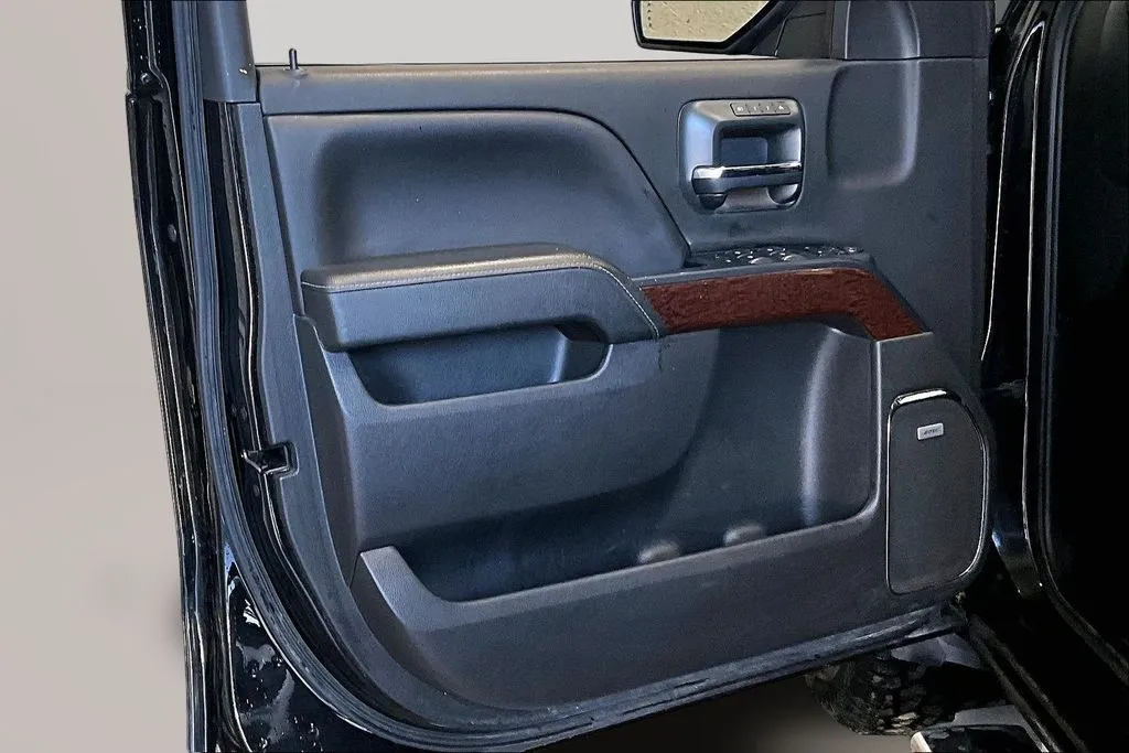 GMC Sierra photo 21