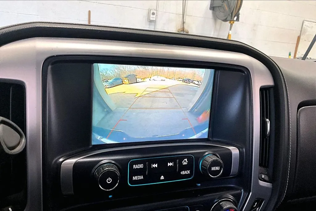 GMC Sierra photo 15