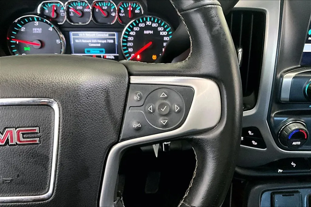 GMC Sierra photo 13