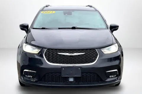 Photos of 2021 Chrysler Pacifica Touring L for sale in Spring Lake, MI at Lakeside Automotive Group