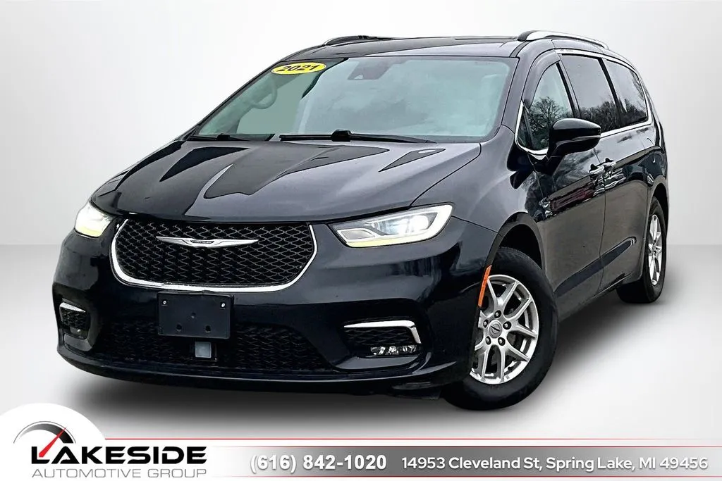 2021 Chrysler Pacifica Touring L's photo