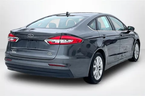More photos of 2020 Ford Fusion Hybrid SE at Lakeside Automotive Group, MI