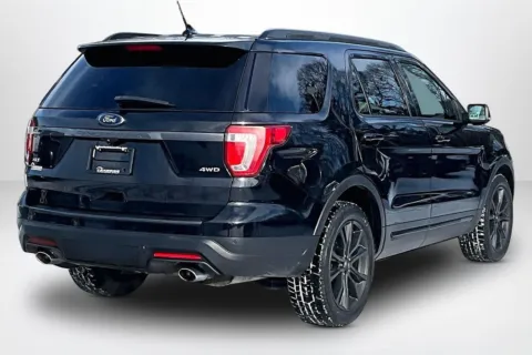 More photos of 2018 Ford Explorer XLT at Lakeside Automotive Group, MI