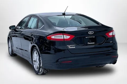 More photos of 2016 Ford Fusion SE at Lakeside Automotive Group, MI