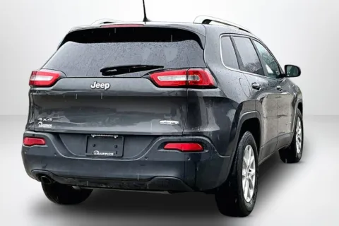 More photos of 2017 Jeep Cherokee Latitude at Lakeside Automotive Group, MI