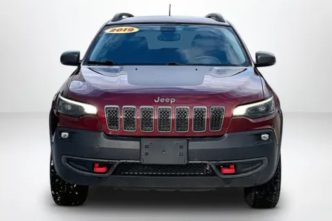 Photos of 2019 Jeep Cherokee Trailhawk for sale in Spring Lake, MI at Lakeside Automotive Group